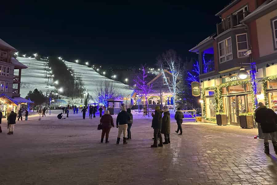 Von Toronto: Tagestour zum Skifahren und Snowboarden in Blue Mountain. Foto: GetYourGuide Von Toronto: Tagestour zum Skifahren und Snowboarden in Blue Mountain. Foto: GetYourGuide