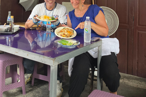 Bangkok: Hidden Gems Bike Tour to Street Food