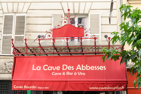 Paris: Experience the romance of Montmartre on a walk with a pro photographer Paris: Experience romance in Montmartre, a walk with a photographer in English