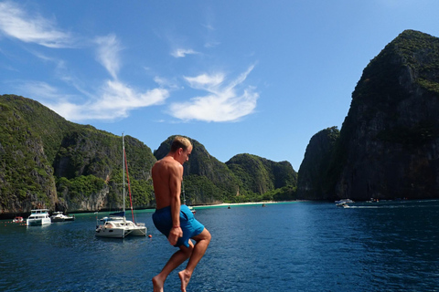 Koh Phi Phi : Passeio de barco pirata com snorkeling e caiaque