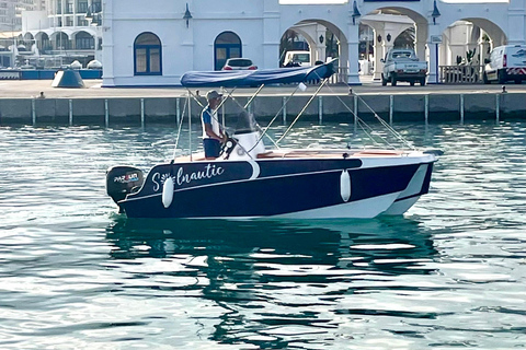 ماربيا: تأجير قوارب بدون ترخيص لمشاهدة الدلافينإيجار لمدة 30 دقيقة