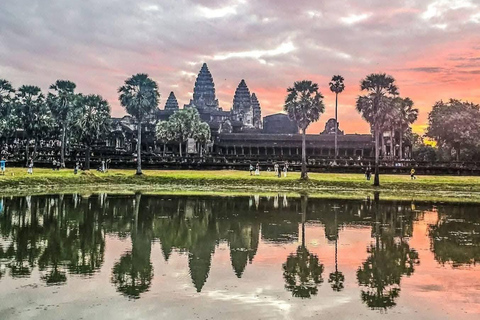 Siem Reap: Angkor Wat Tour for Bus Arrival from Phnom Penh Option 2: Angkor Temples Sunset Circuit with Guide