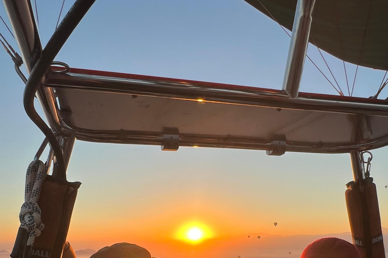 Agadir: Sunrise Flight with Breakfast and 4x4 Transport Agadir: Sunrise Balloon Ride with Breakfast and 4WD Transport