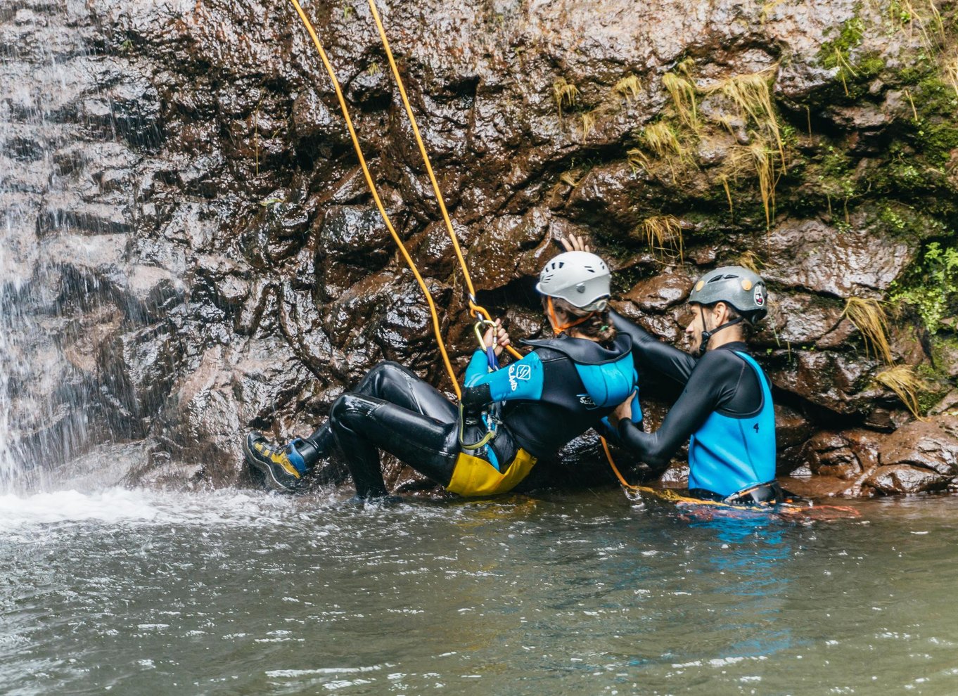 Funchal: Halvdags begyndervenlig canyoning-oplevelse