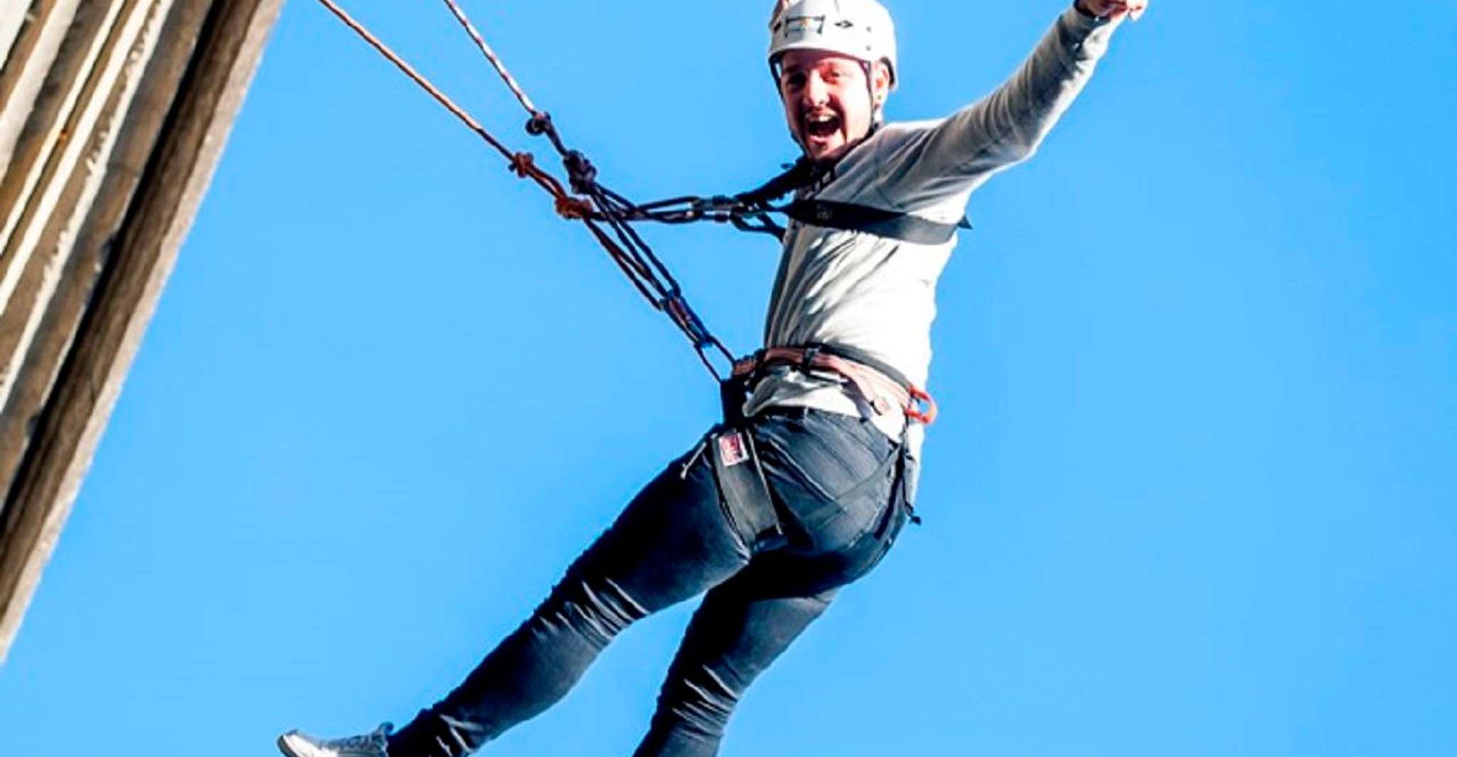 Murillo de Gállego Huesca, Bungee jumping over the river - Housity