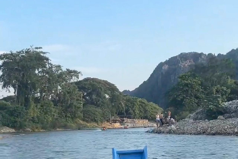 Vang Vieng: Go-Karting e passeio de barco ao pôr do sol ou ao nascer do sol