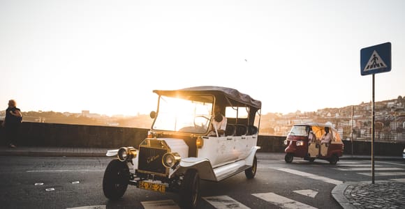 Porto: Private Tour durch die historische Stadt in einem Ford T