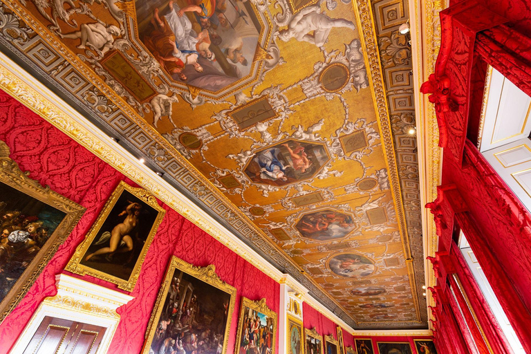 London: Kensington Palace Tour, Guard Change & Afternoon Tea Shared Tour: Kensington Palace, Guard Change & Afternoon Tea