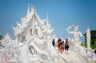 Chiang Mai: Weißer, Blauer und Roter Tempel in Chiang Rai & Karen-Stamm
