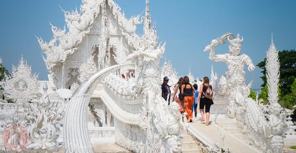 Chiang Mai: Weißer, Blauer und Roter Tempel in Chiang Rai & Karen-Stamm