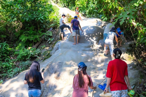 Chiang Mai: excursión de un día a la cascada Sticky y al parque Angel Waterfall.Chiang Mai: Excursión de un día a la cascada Sticky y al parque Angel Waterfall
