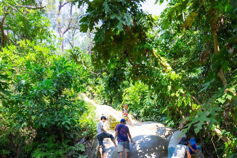 Chiang Mai: excursión de un día a la cascada Sticky y al parque Angel Waterfall.Chiang Mai: Excursión de un día a la cascada Sticky y al parque Angel Waterfall