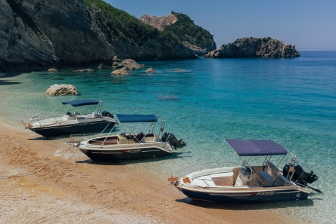 Zakynthos: Private Cruise to Shipwreck Beach and Blue Caves