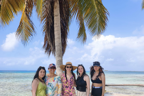 From Panama: San Blas Island Hopping with Snorkeling, Lunch Included