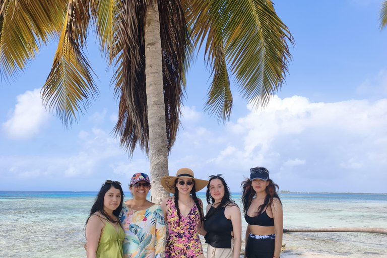 From Panama: San Blas Island Hopping with Snorkeling, Lunch Included