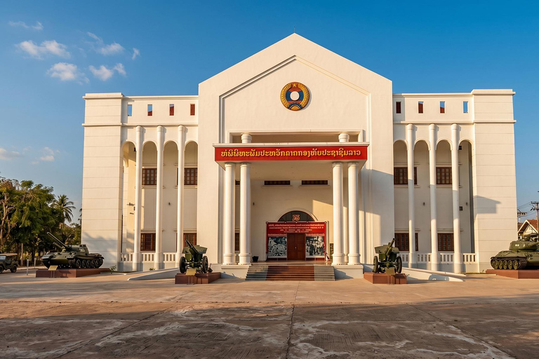 Vientiane: Guided City Tour with Public Transit