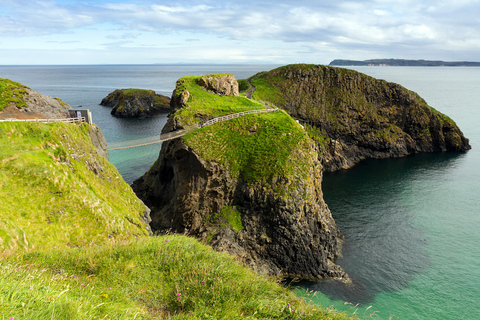 Von Belfast aus: Giant&#039;s Causeway und Game of Thrones TourLuxuriöser Mercedes für 1-3 Personen