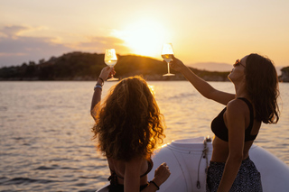 Vourvourou: Private Sunset Cruise to Diaporos & Blue Lagoon