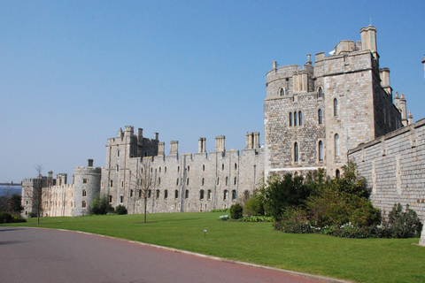 Tour privato di Windsor Stonehenge Bath da Londra con Pass