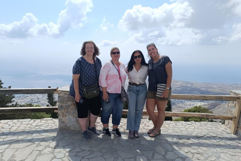 Santorini: Sightseeingtour in kleiner Gruppe mit einem ortskundigen Guide