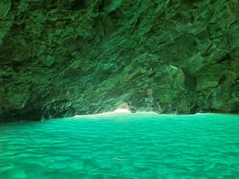 Excursión en lancha rápida por la Cueva de la Gema Azul Vlore