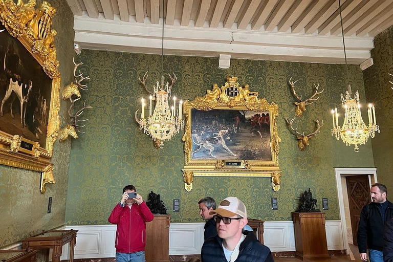 巴黎专属之旅：香波堡城堡高尔夫球车+纪念品小型货车（最多可载6人）