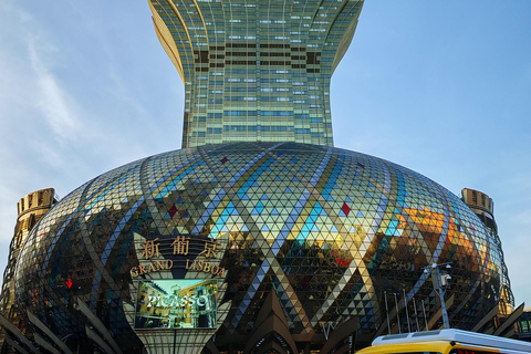 Macau: Old Town, Casinos & Neon Lights Guided Night Tour