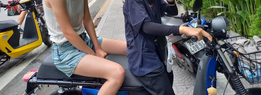 Visite de la ville impériale de Hue et du parc aquatique abandonné en scooter électrique