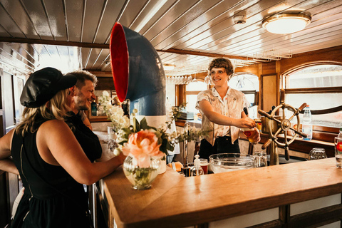 Berlin: Italo Disco Sunset Cruise on the Spree River