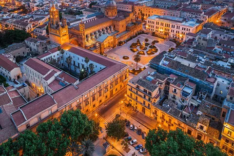 Palermo: Grand Night Tour in CruiserCar