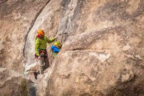 Joshua Tree NP: Family Rock Climbing Trip