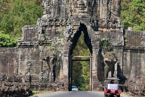 Siem Reap: Private Angkor Wat Tuk-Tuk Tour in Spanish Angkor Wat Sunset & Small Circuit (Spanish-Speaking Guide)