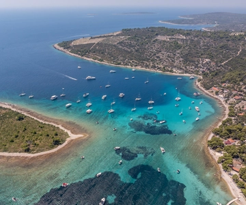 De Split: Passeio de barco para a Lagoa Azul, naufrágio e Trogir