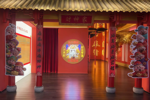 Jinan: Show Feast with Hanfu, Dinner, and Performance Row 1（SVIP）Meal+Costume+Headwear+Makeup (4 days in advance)