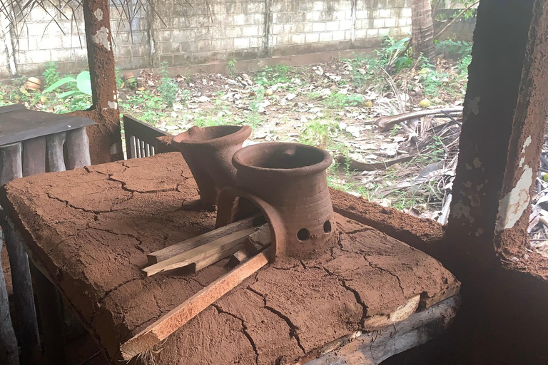 Anuradhapura: Attrezzatura tradizionale per cucinare in Sri LankaAnuradhapura: Attrezzi tradizionali per cucinare in Sri Lanka