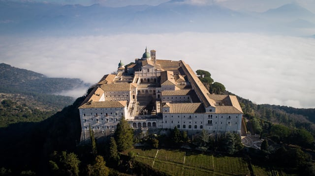 Montecassino: un viaggio nella biblioteca monastica