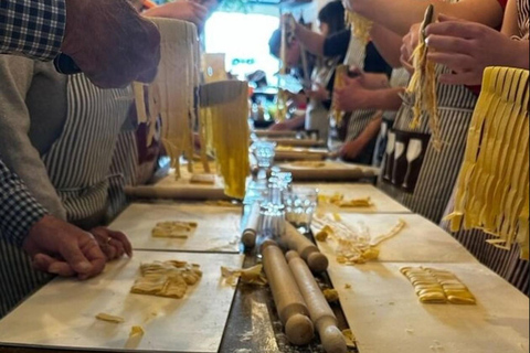 Spanish Steps - Pasta Class with wine and tiramisù Spanish Steps - Pasta&tiramisù cooking class