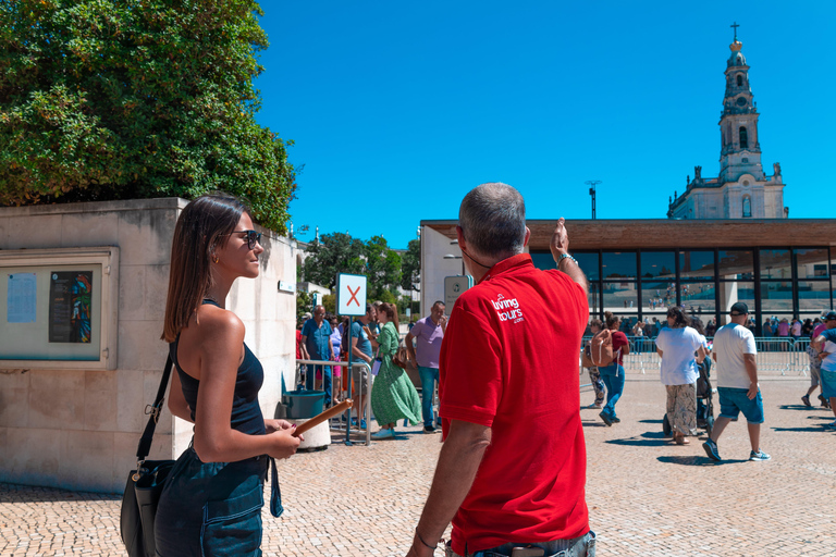 Lisbona: Tour per piccoli gruppi a Fátima, Batalha, Nazaré e ÓbidosEscursione di Fatima, Batalha, Nazare e Obidos in spagnolo