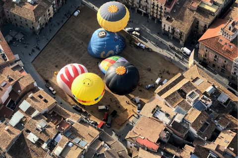 Barcelona: Vor-Pyrenäen-HeißluftballonfahrtHeißluftballon Tour