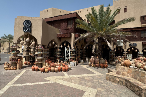 Oman : circuit de 4 jours dans le Wadi, à Sur, dans le désert, à Nizwa et à Mascate