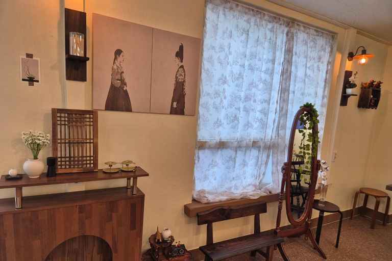 Seoul: 6-Dish Korean Cooking Class & Hidden Alley Tour