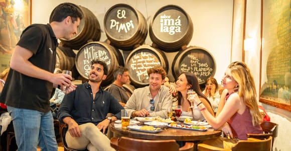 Málaga: Tapas, Wine & Rooftops Private Tour