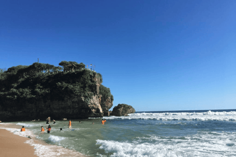 Yogyakarta: Pindul Cave Tubing & Drini Beach Coastal Tour