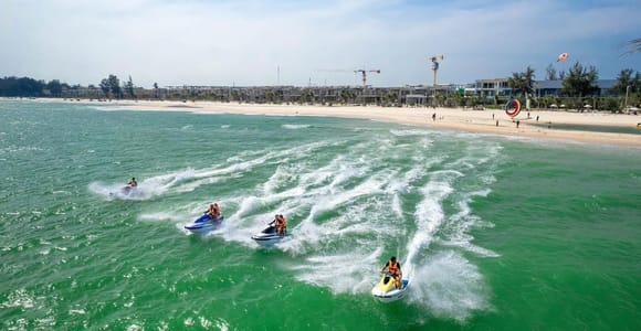 Mui Ne: High Speed Jetski Experience Across Muine Beach Wave
