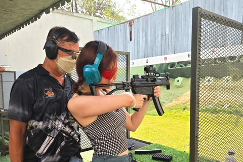 Aventura en el campo de tiro del ejército de Bangkok y visita a una tostadora de caféTiro con .38×25 y .22×50 (1-3 personas) + café de bienvenida