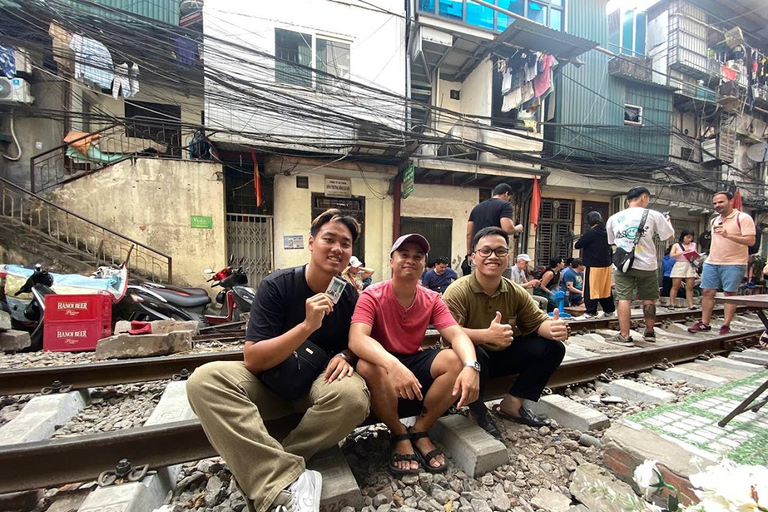 Hanoi: Old Quarter Street Food Tour with 12+ Tastings Small group tour with meeting point and spa experience