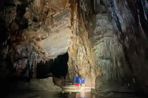 Phong Nha: Paradise Cave 4km Adventure