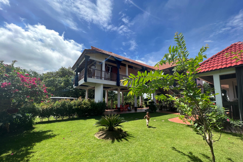 Phnom Penh: Dorpsrondleiding met kook- en etherische-olie-lesPhnom Penh: Dorpsrondleiding met kookles en workshop etherische oliën