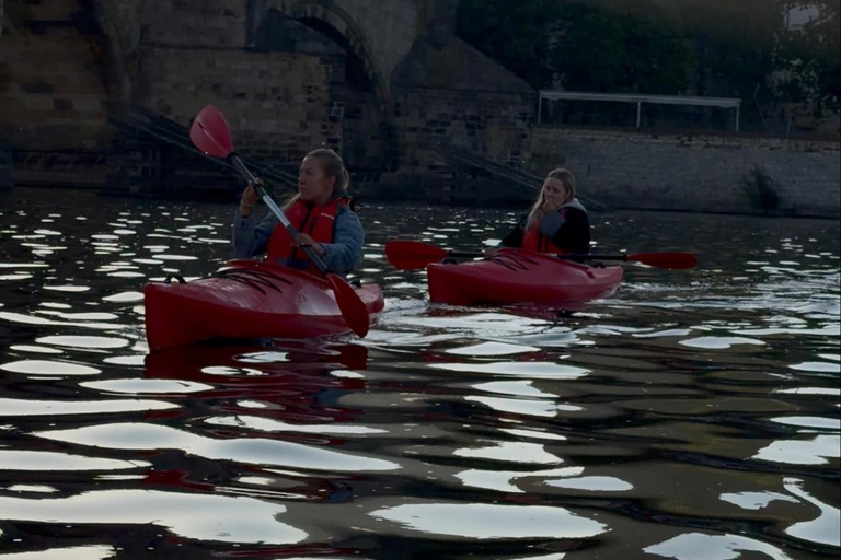 Prague: Charles Bridge & Hidden Canals Kayak Tour