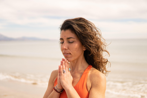 ALICANTE: lezione di yoga all&#039;alba sulla spiaggia e colazione